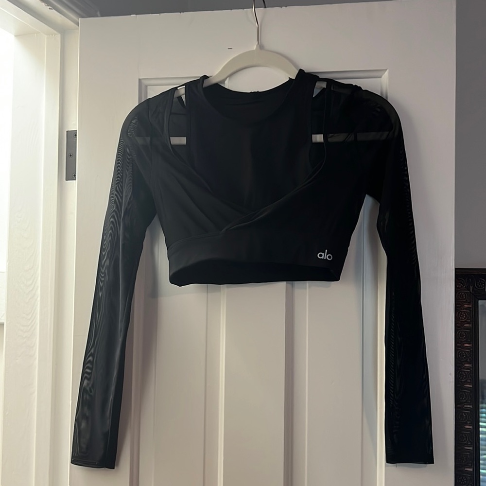 Alo Yoga Long Sleeve Bra top